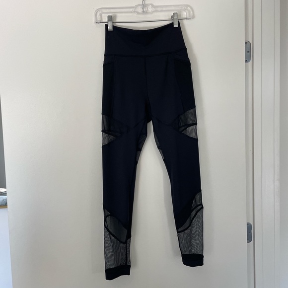 Lululemon Forget the Sweat 25” Leggings in black size 6 - Picture 4 of 6